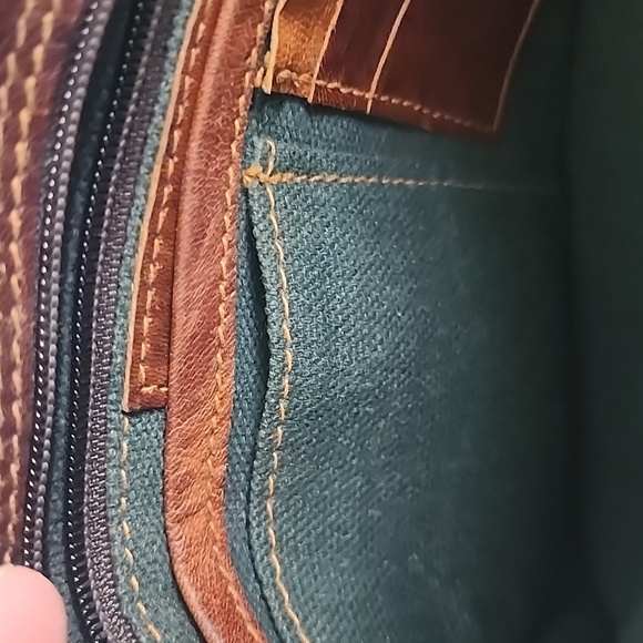 Firu Handmade brown leather crossbody saddlebag lots of pockets - Picture 10 of 14